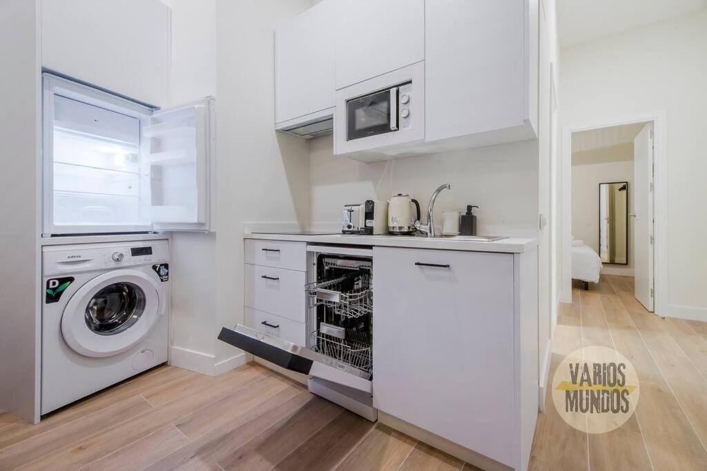 Cozy Y Centrico Apt Para 6Pax En Plaza Del Carmen E2 Madrid Exteriér fotografie